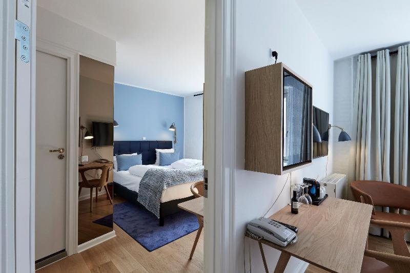 Two Connecting Double Rooms